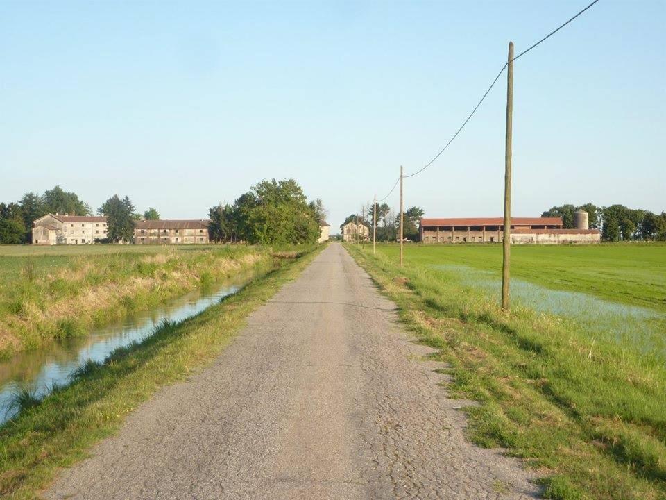 Agriturismo Cascina Graziosa Villa Cameriano Exterior photo